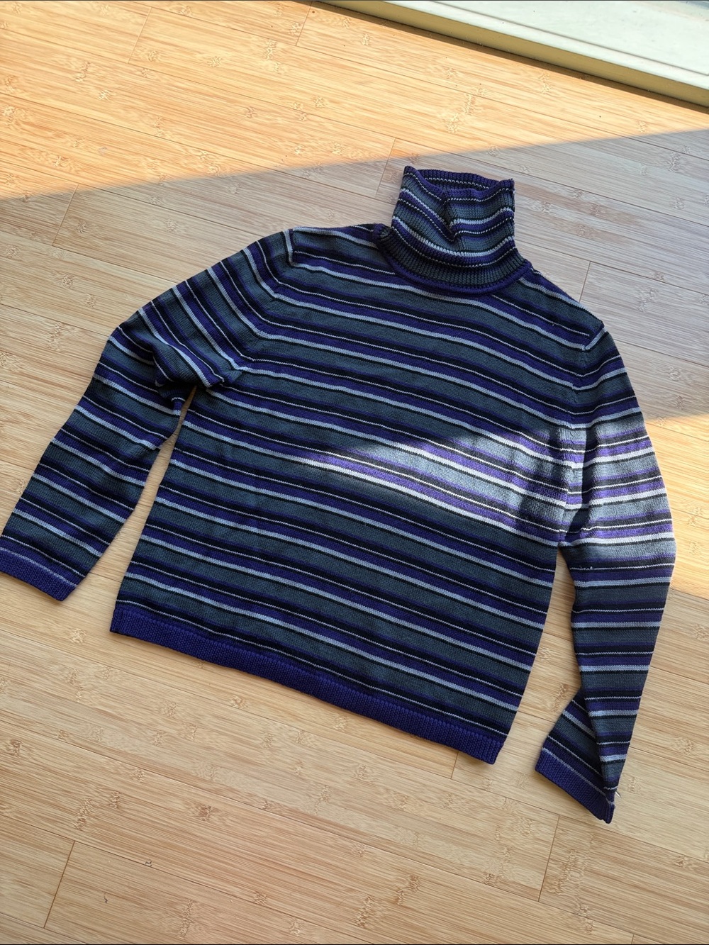 Field Manor 100% merino wool made in Hong Kong vintage purple striped turtleneck